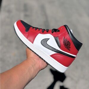 Jordan 1 black toe